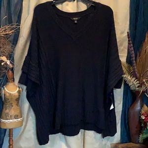 Simply Vera small black sweater & short sleeve